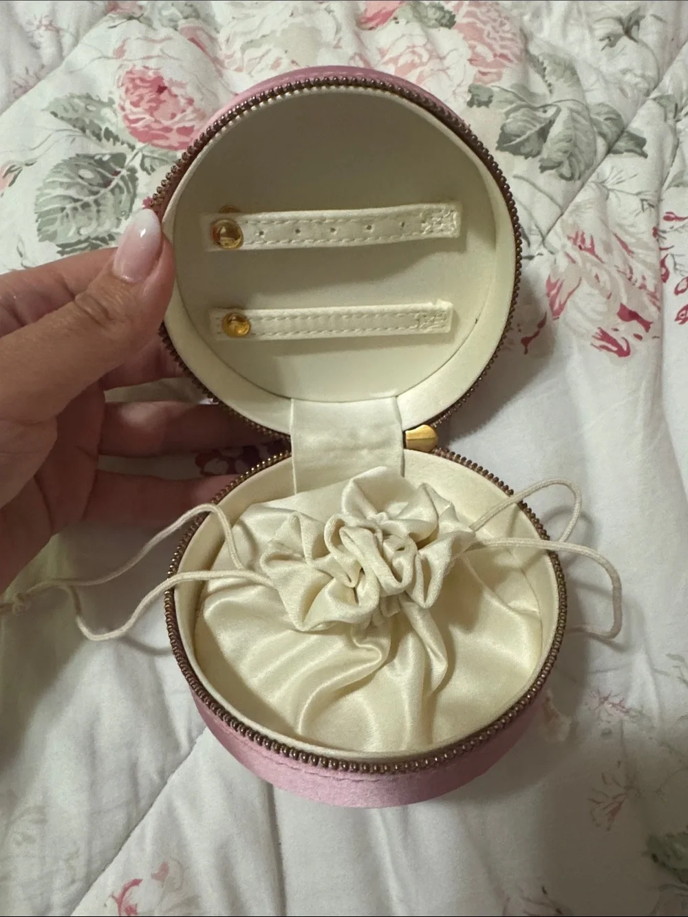 Gucci Beauty Pink Blush Jewelry box with Gold Logo